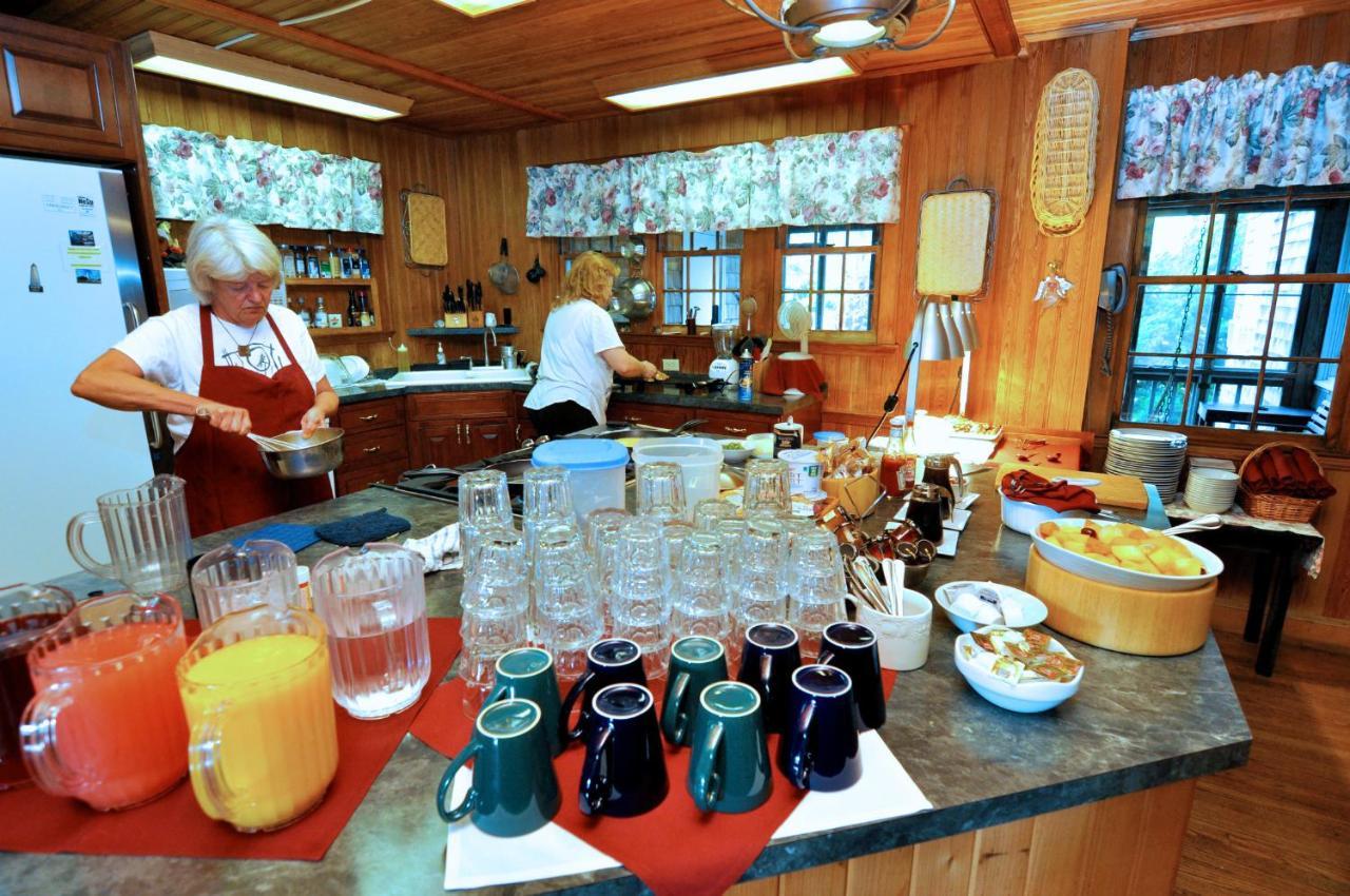 The Castle Bed And Breakfast Ocracoke Eksteriør billede